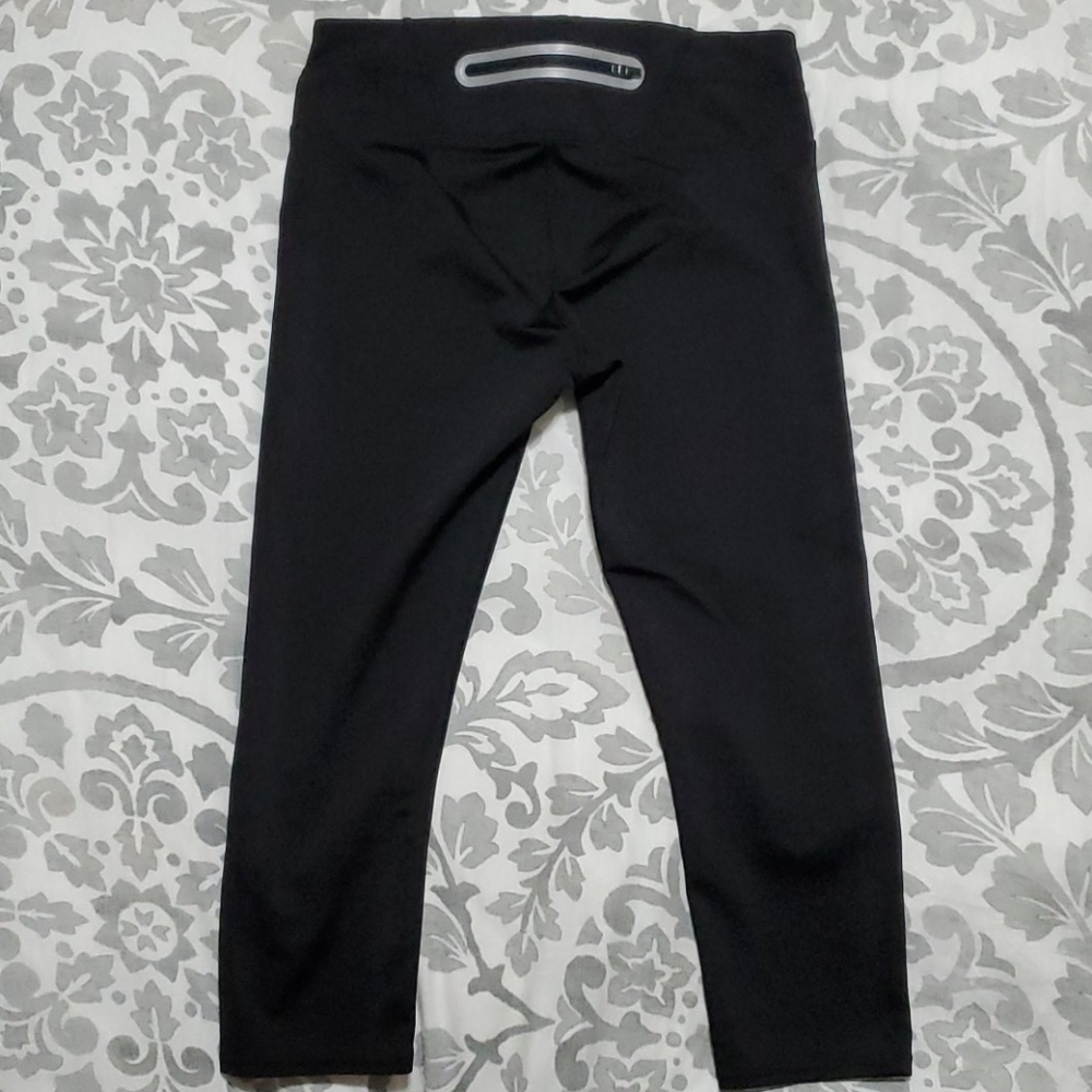 Athleta size small black crops
